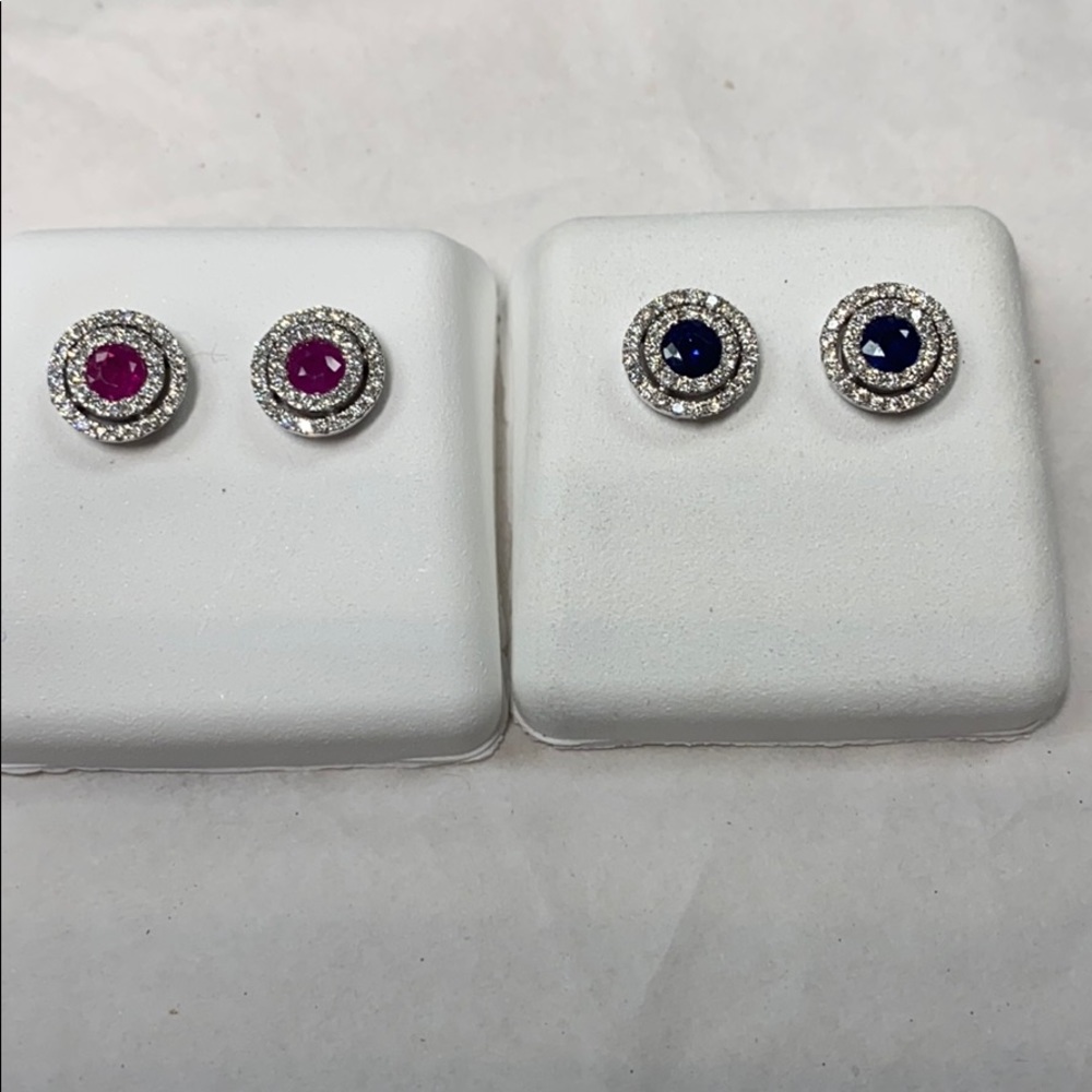 New 14k Solid Gold Stud Earrings - image 1